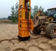 云南 騰沖機(jī)場(chǎng)連接線公路及騰沖固?hào)|至自治公路液壓夯實(shí)機(jī)施工案